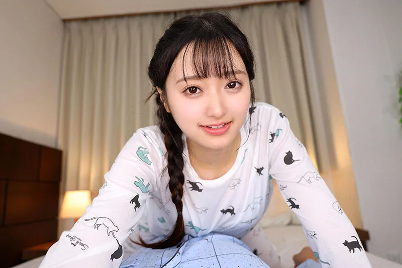 alt="花守夏歩 プロフィール写真 清楚系AV女優"